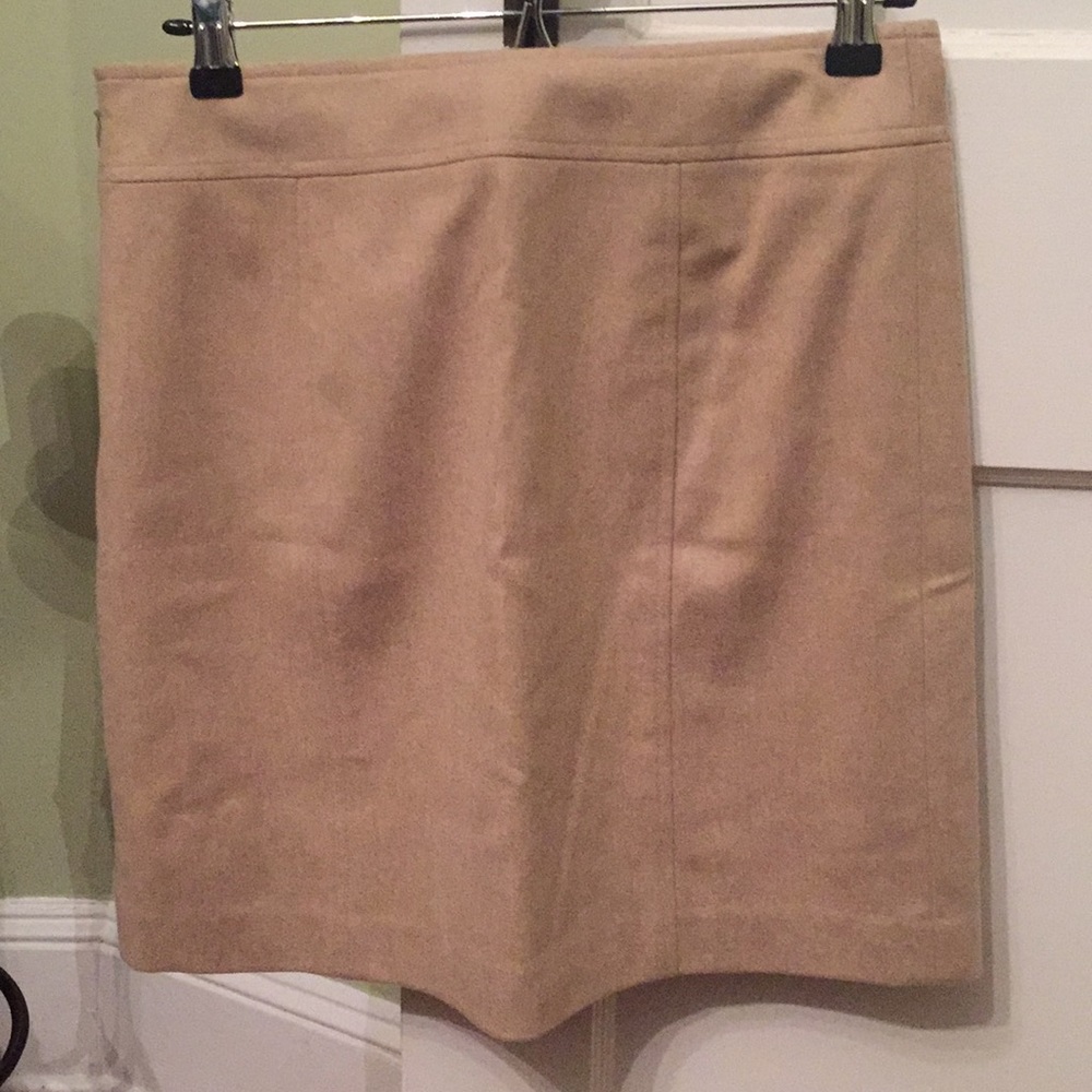 NWOT above knee wool skirt